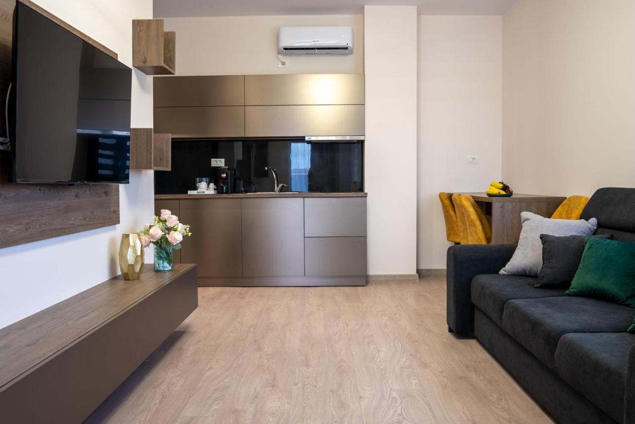 M City Aparthotel 阿拉德 外观 照片