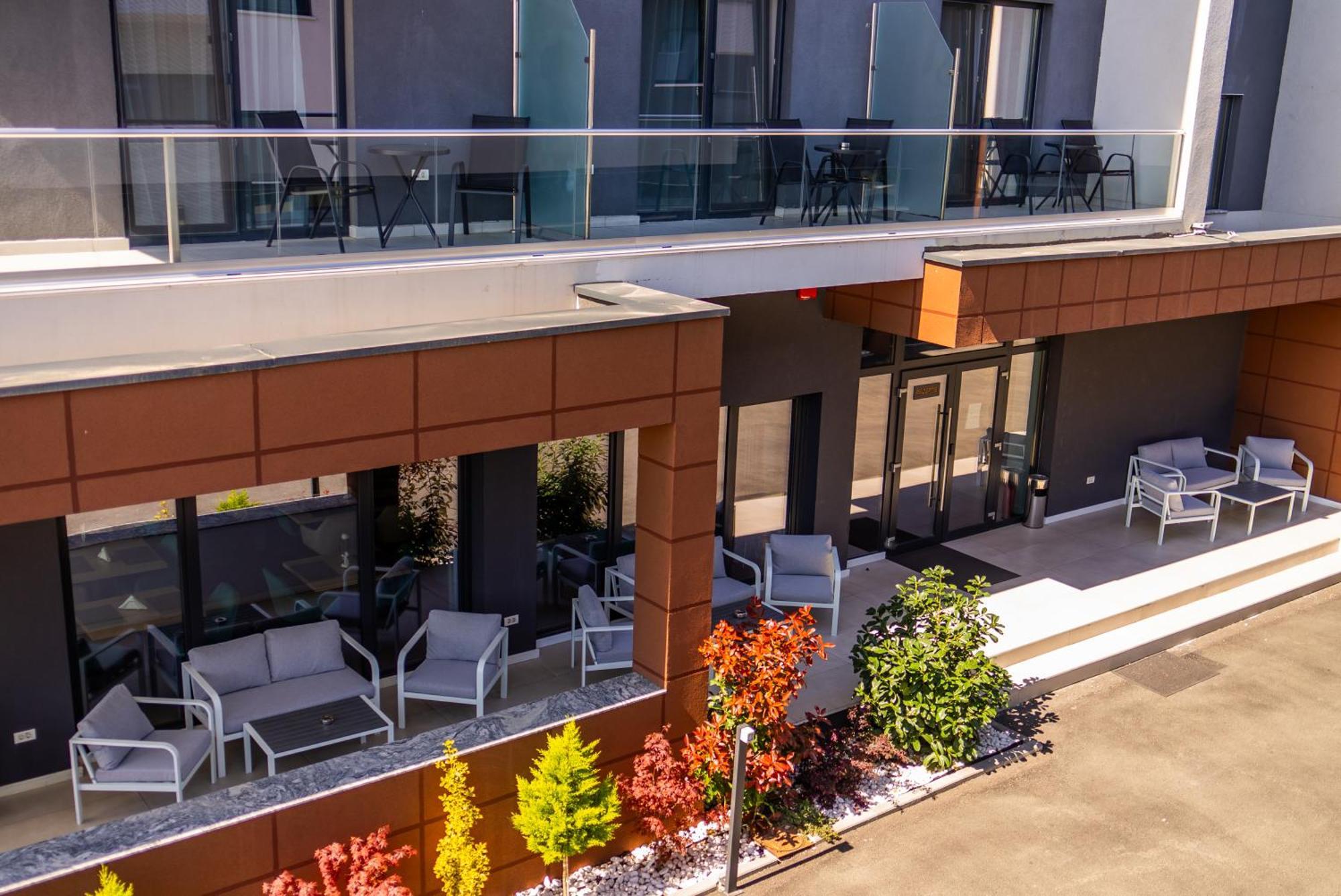 M City Aparthotel 阿拉德 外观 照片