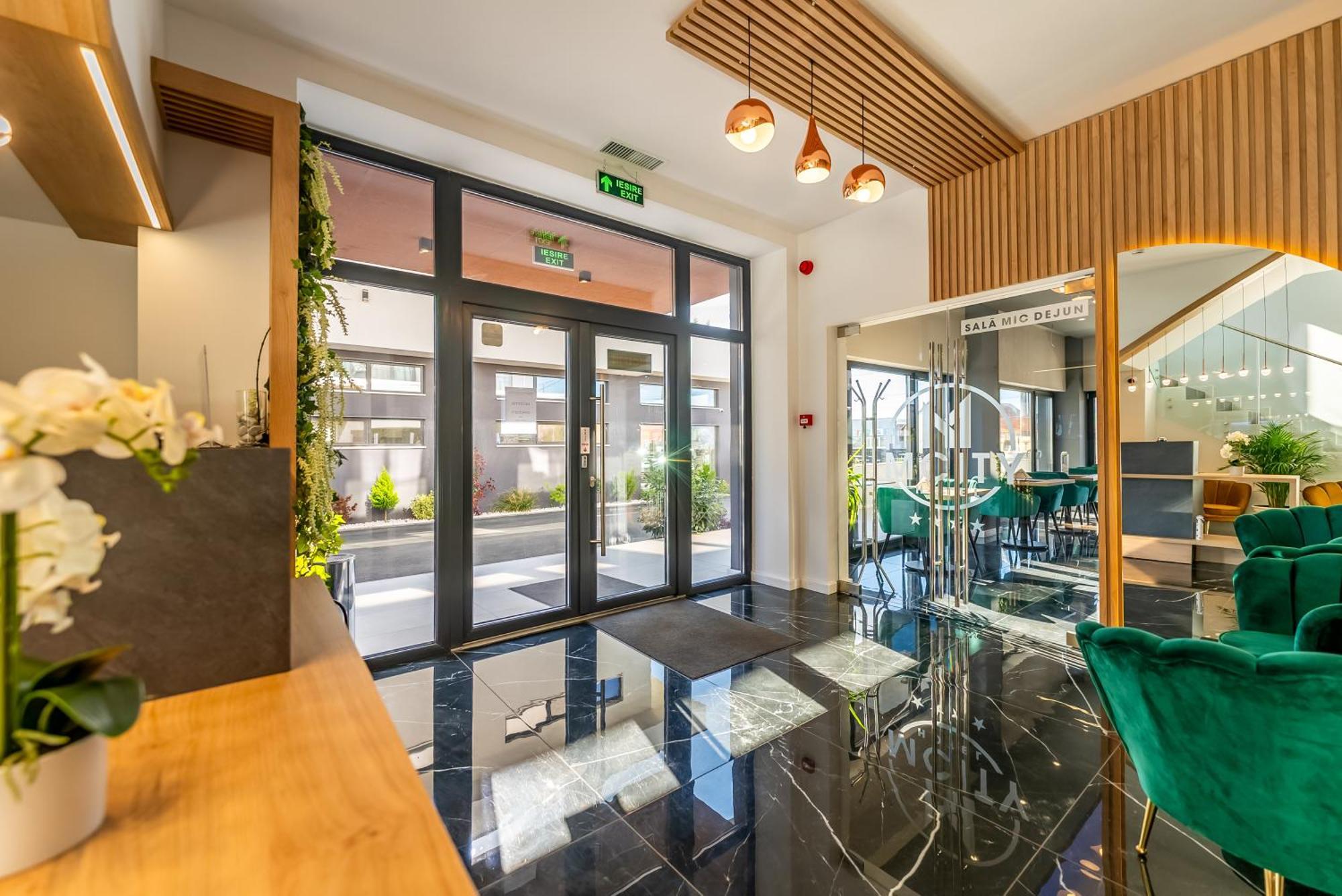 M City Aparthotel 阿拉德 外观 照片
