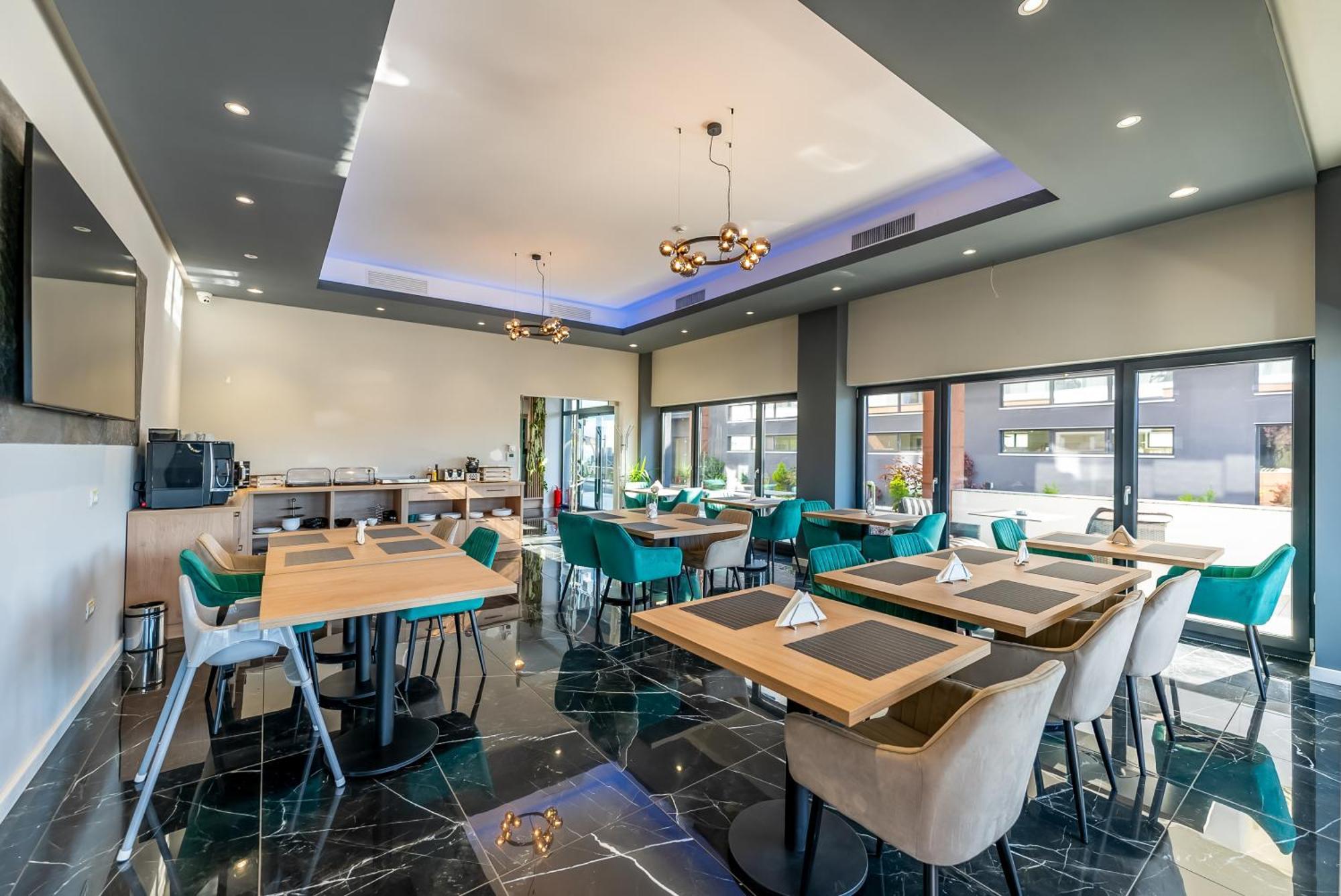 M City Aparthotel 阿拉德 外观 照片