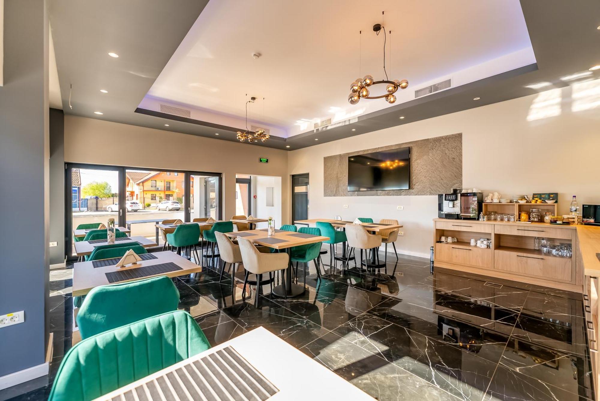 M City Aparthotel 阿拉德 外观 照片